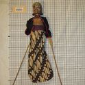 TF008689-1a Asien Indonesien,Figur,Holz-Textil,Fritz Fey,2010