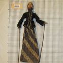 TF008690-1a Asien Indonesien,Figur,Holz-Textil,Fritz Fey,2010