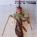 TF011427-1a Asien Indonesien,Figur,Holz-Textil,Fritz Fey,2010