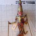 TF011431-1a Asien Indonesien,Figur,Holz-Textil,Fritz Fey,2010